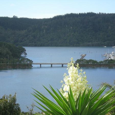Whangamata Vistas B&B エクステリア 写真