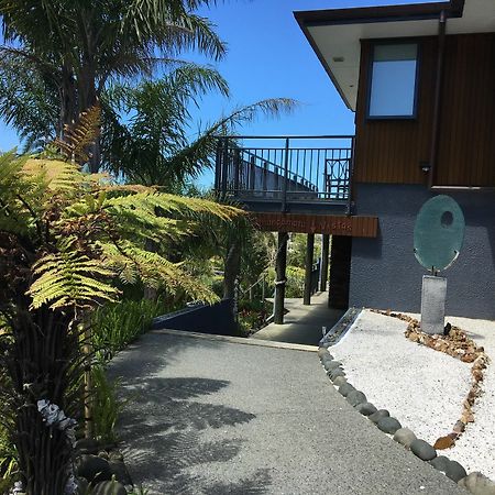 Whangamata Vistas B&B エクステリア 写真