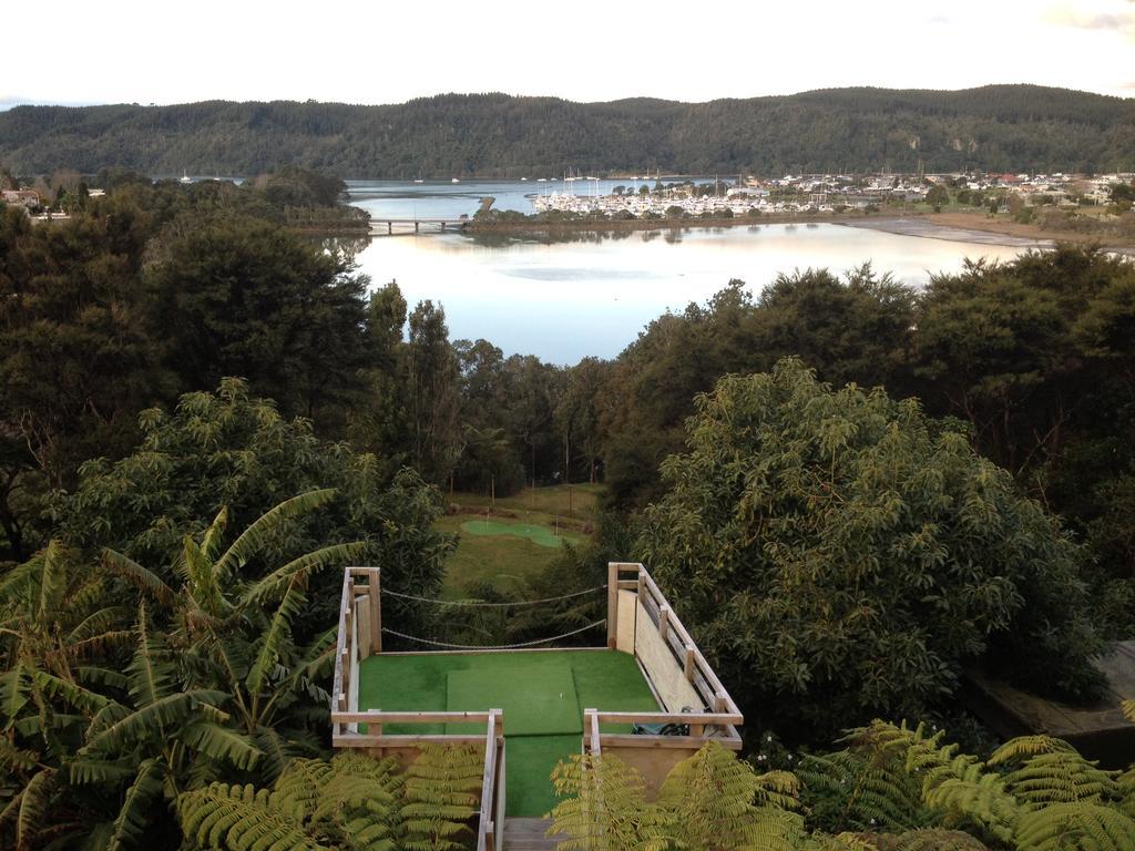 Whangamata Vistas B&B エクステリア 写真