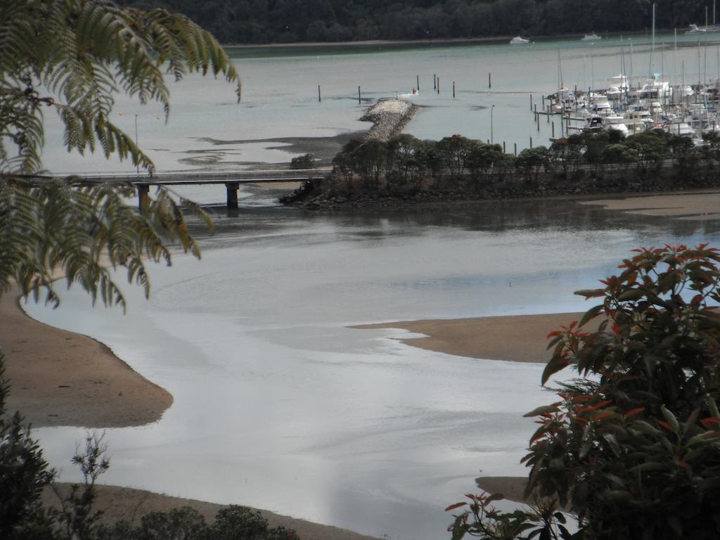 Whangamata Vistas B&B エクステリア 写真