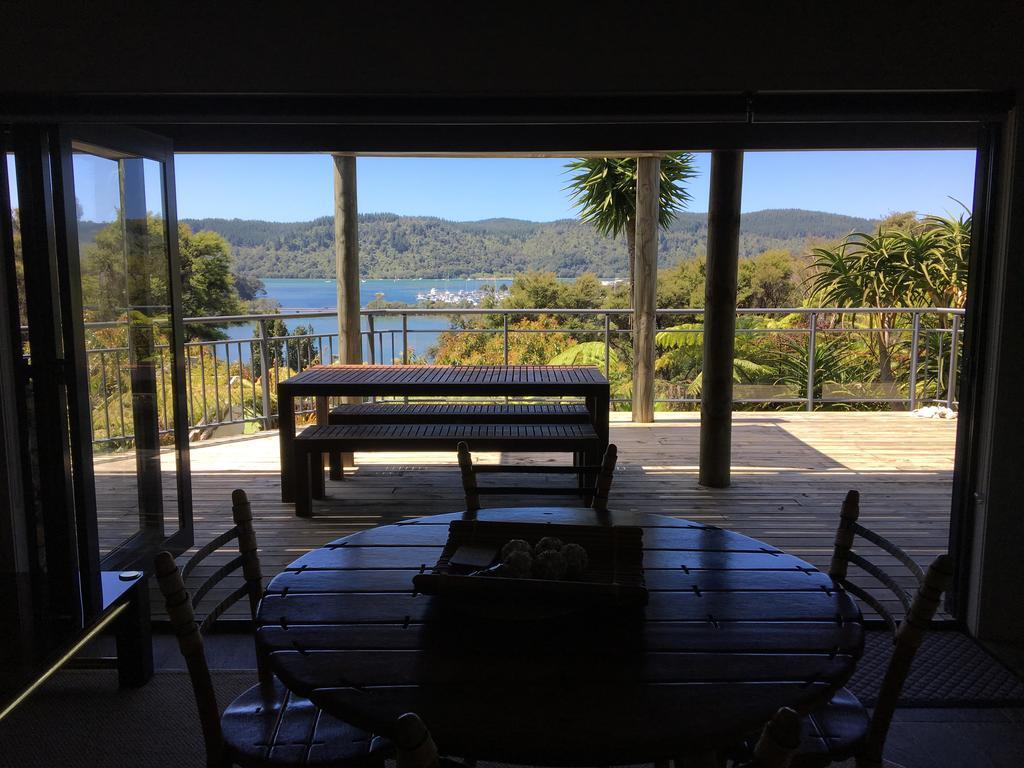 Whangamata Vistas B&B エクステリア 写真
