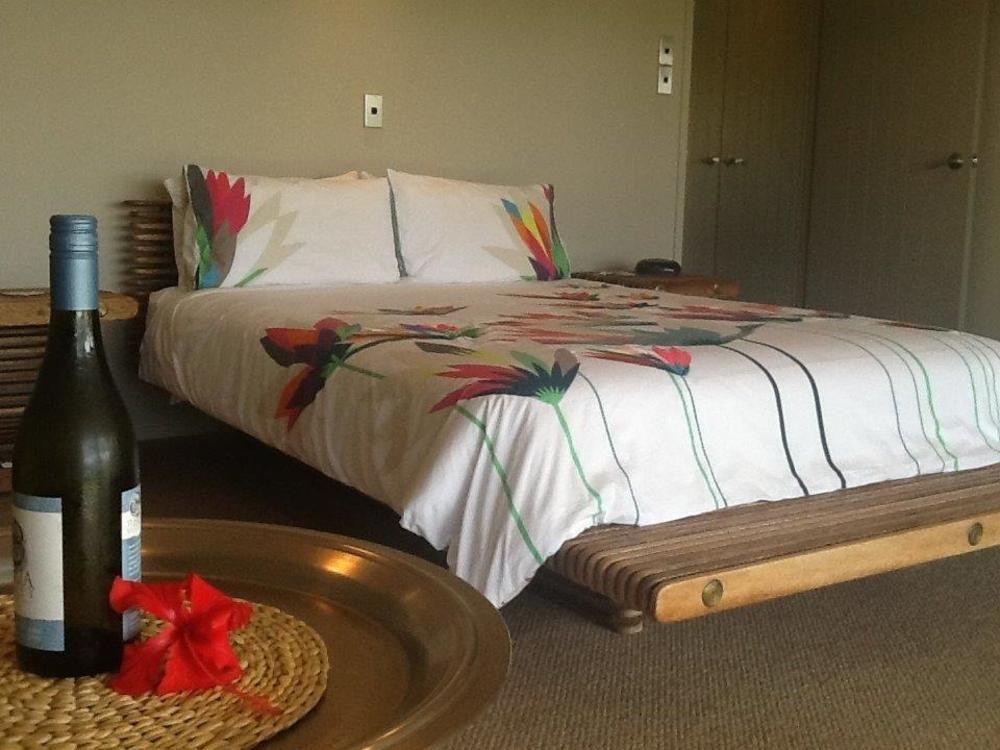 Whangamata Vistas B&B エクステリア 写真