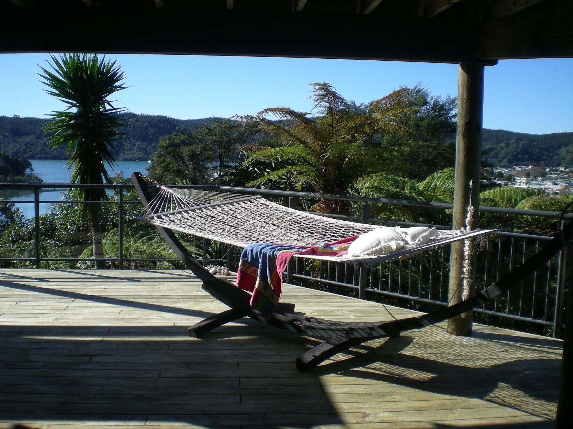 Whangamata Vistas B&B エクステリア 写真