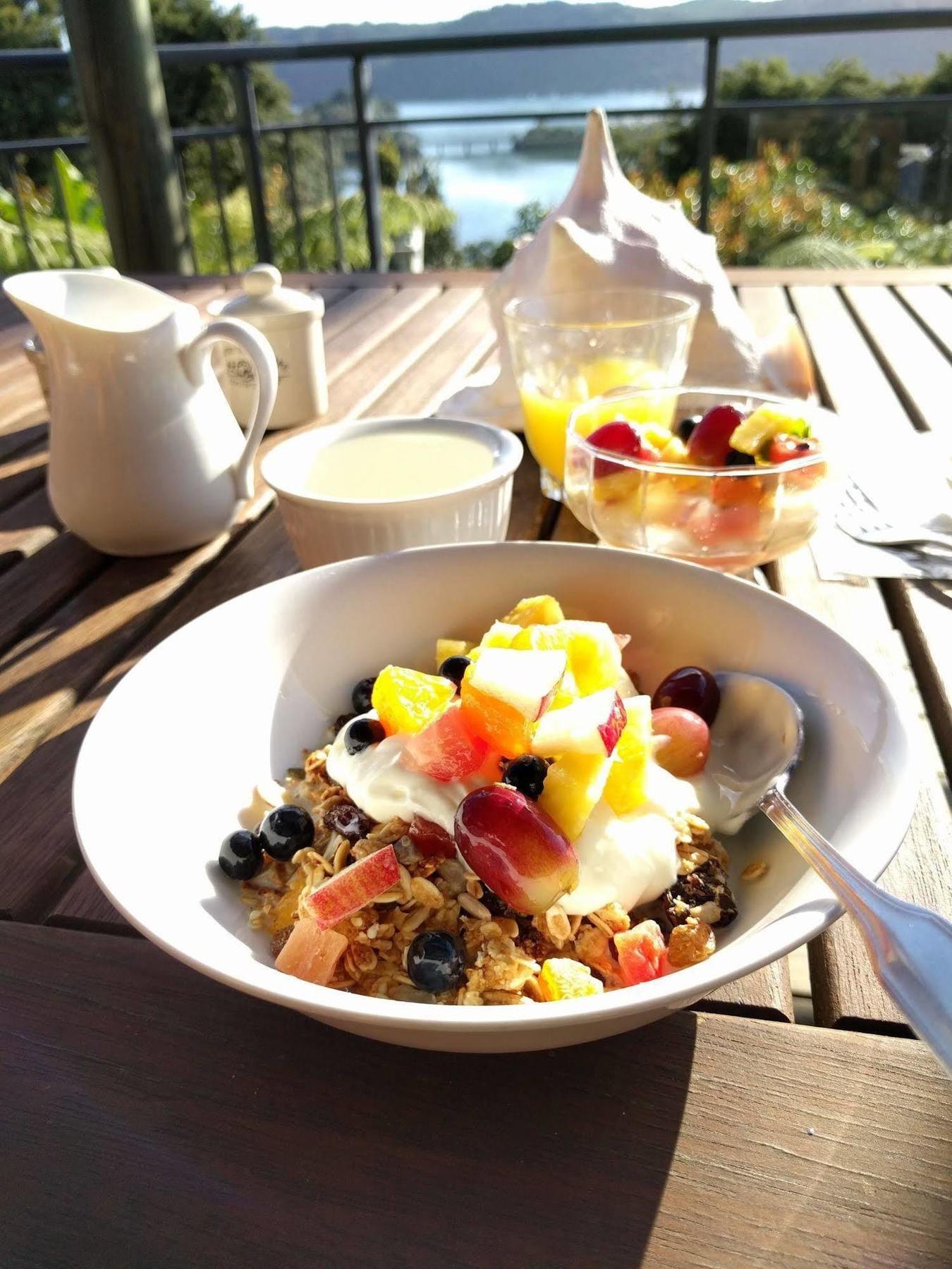 Whangamata Vistas B&B エクステリア 写真
