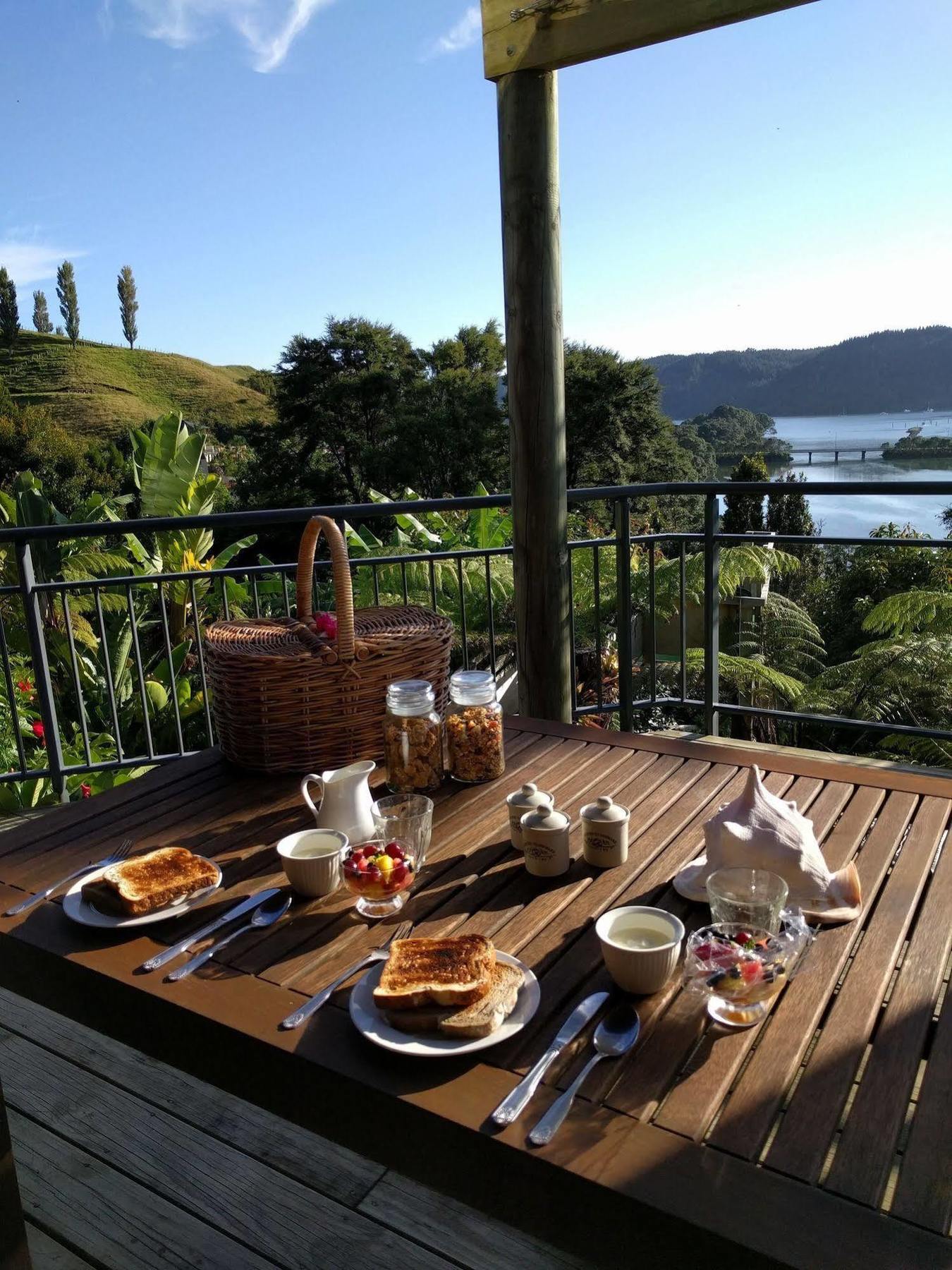 Whangamata Vistas B&B エクステリア 写真